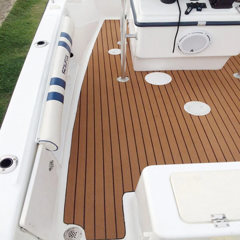 Brown boat floor mat on a center console boat
